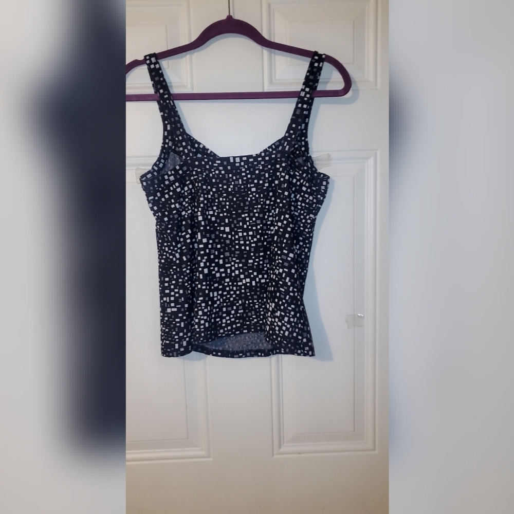 White house black market top